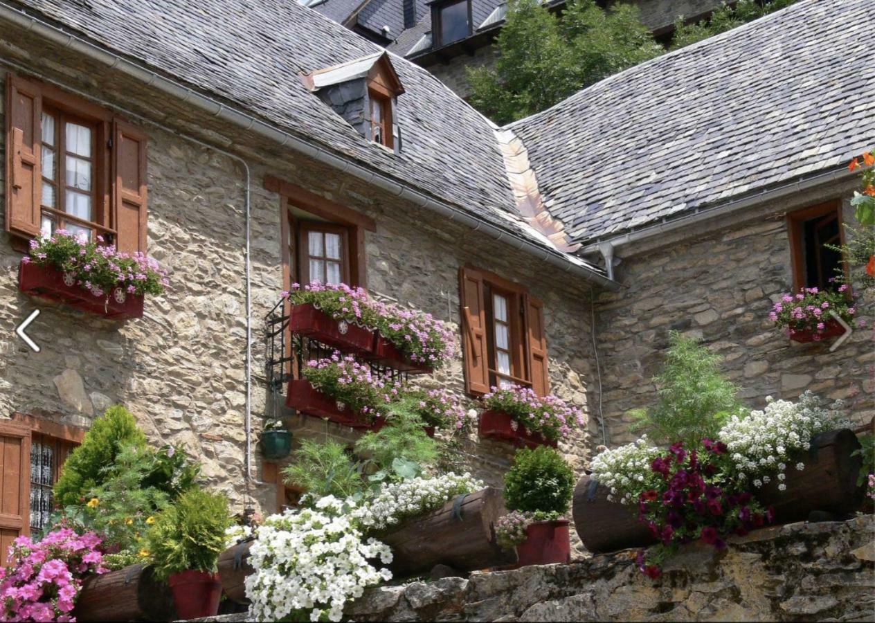 Casa De Piedra Con Encanto En El Bonito Pueblo De Bagergue Εξωτερικό φωτογραφία